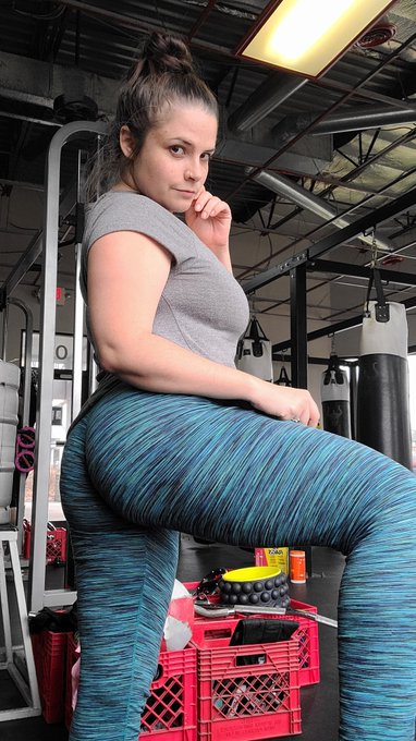 These thin leggings and navy blue cotton panties are both ready for a new home.   Will it be you?  https://t<a href="/tag/bdsm"class="tags"><span>#bdsm</span></a><a href="/tag/medfet"class="tags"><span>#medfet</span></a><a href="/tag/kinkyclinic"class="tags"><span>#kinkyclinic</span></a>