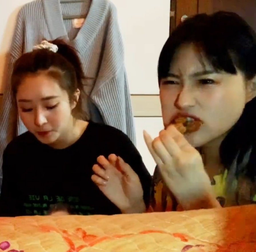 siyeon being round: a messy thread