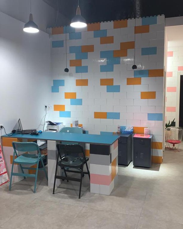 EverBlock's tweet photo. Create safe separation among staff with #EverBlock, our blocks can be used to build just about anything.
#everblockwalls #modularwalls #portablewalldividers #officewalls #officedividers #temporarywalls #quickwalls #sustainability #cubicledividers #socialdistancingwalls https://t.co/hqfkLlRPVm