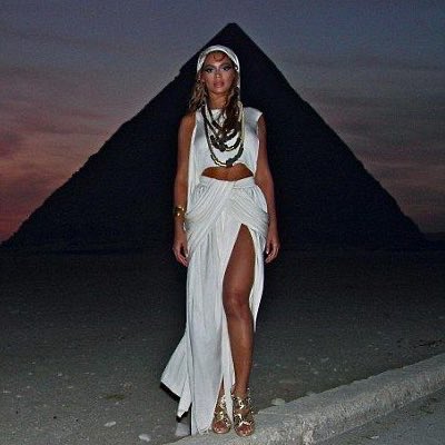 While Beyoncé was visiting Egypt, she stopped by the Pyramids where she got banned from for her “stupid” and “rude” behavior. https://www.google.com/amp/s/www.dailymail.co.uk/tvshowbiz/article-2514647/amp/Beyonce-banned-Pyramids-Egypts-Indiana-Jones-stupid-rude-behaviour.html