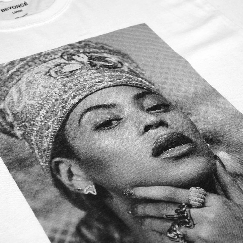 Beyoncé’s Coachella performance was heavily influenced by ancient Egypt and she used Tutankhamen & Nefertiti (Egyptian leaders) as icons. After Egyptian & Arab backlash, she put her Nefertiti pictures on merchandise & profited off Egyptian culture.