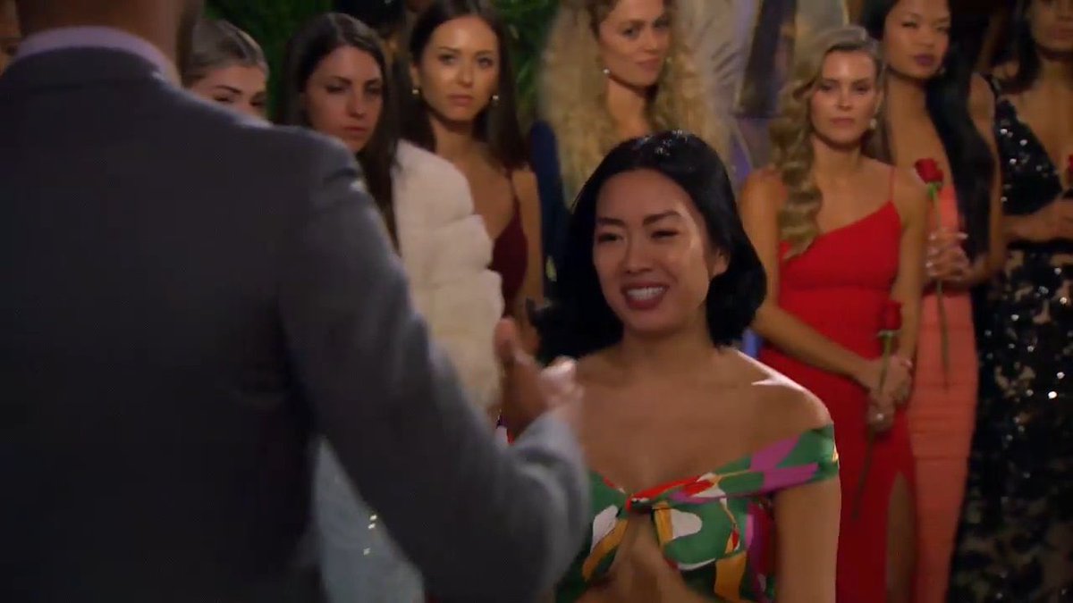 k_doggg1's tweet photo. Let’s be real, Kim was just meant to be on Paradise in that dress #Bachelor https://t.co/ZbNbhjCEKS