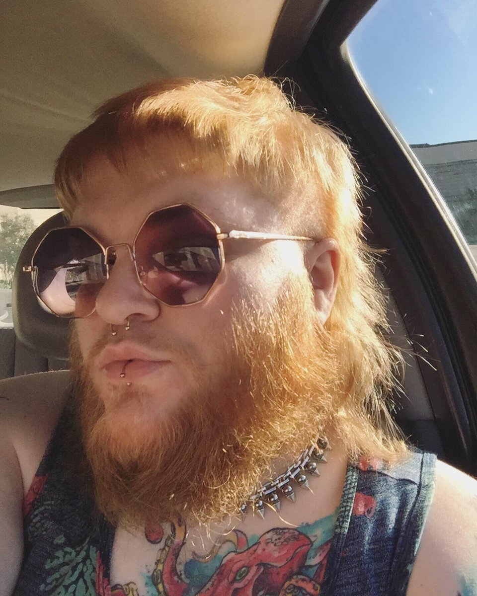 fuzzslut's tweet photo. She’s red again ✨ https://t.co/GTxFRFN0p3