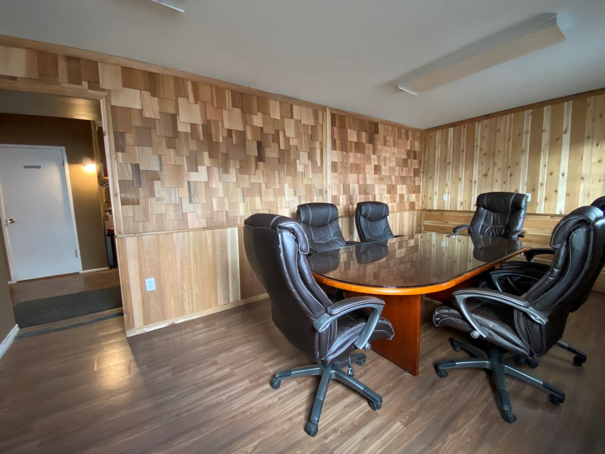 SurreyCedar's tweet photo. I'd say Spruce up the inside of your office, but we all know it should be Western Red Cedar! Whether it's shingles, tongue and groove boards or channel siding, there's always a way to brighten up a room with Western Red Cedar! https://t.co/YPT5XvOWnN