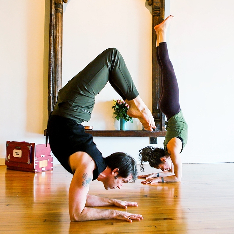 bostonyogaunion's tweet photo. At a certain point, practice is indecipherable from magic. Find your superpowers. #jointheunion
#yoga #magic #pinchamayurasana #vrischikasana #yogateachers #bostonyogateachers #bostonyogis #localyoga #jointhevirtualunion #bostonyogaunion https://t.co/wMANHL3LsZ