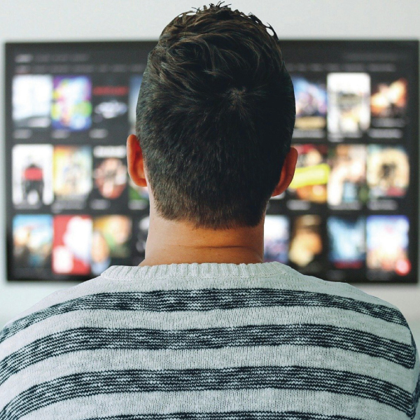 It's not easy getting motivated😫, especially with so many distractions at home (bingeing shows come to mind?). Perhaps this article will inspire you to get your body🚶‍♀️ movin'. bit.ly/2KLeXr4 #homeworkout #workoutmotivation