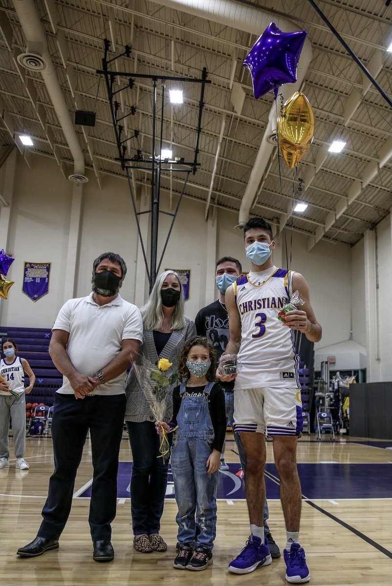 eliboi23's tweet photo. Thank you to everyone who has been a part of my basketball career at Norfolk Christian! Thank you Coach Mike for coaching me all of high school and pushing me to be my best. A special thanks to Mr. Edwards for always being supportive and capturing every highlight from 6-12 grade https://t.co/UhoLMbhUYV