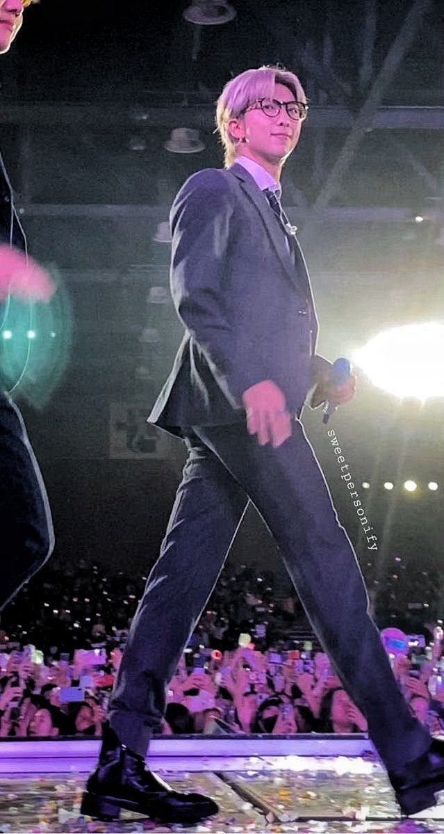 kimnamjoonpics's tweet photo. are your legs tired cuz you're running in my mind? https://t.co/LJnCss4SSo