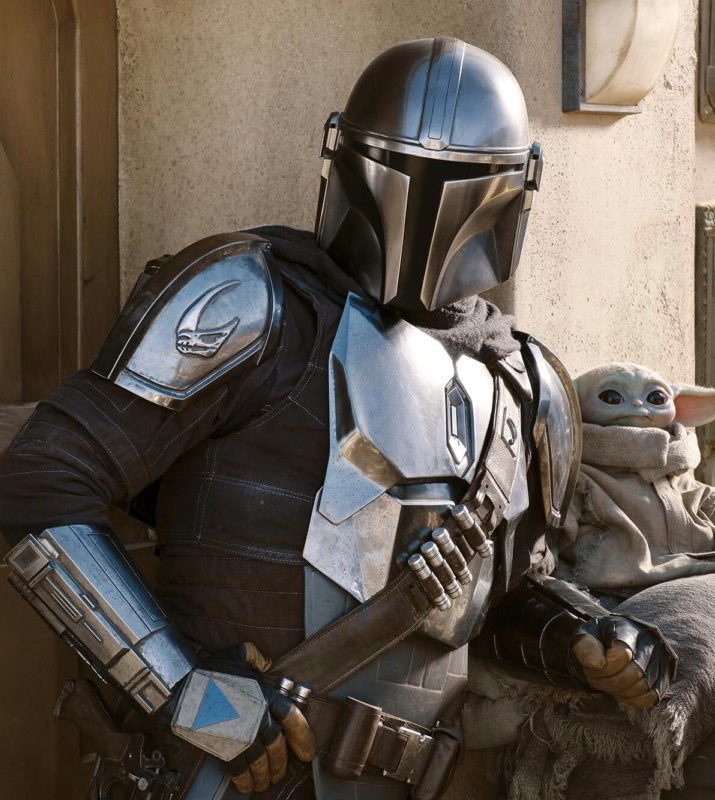 Outside of the Mudhorn signet addition (which I adore), I think I actually prefer the original Din Djarin armor. I wish it got to stick around a little longer.