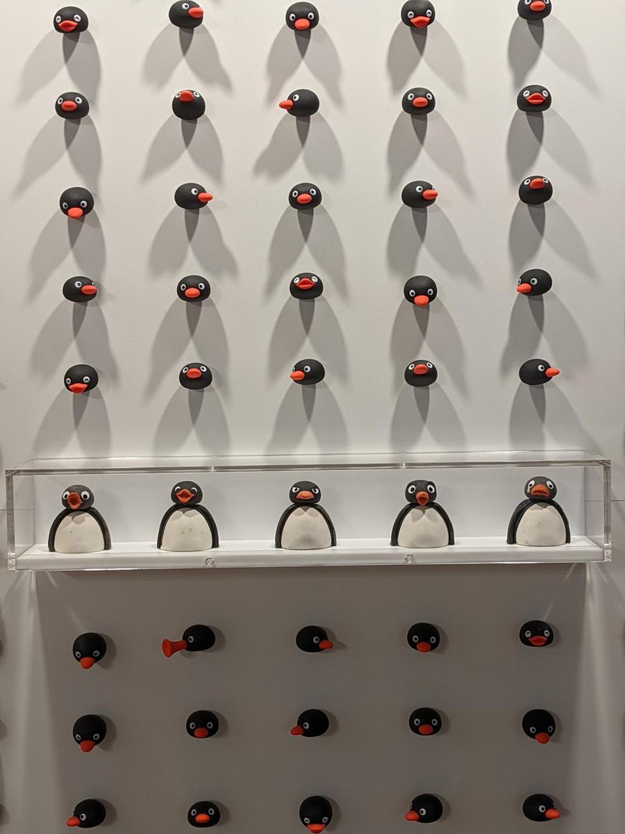 🐧¡RECONOCEN A PINGU!

Esto es algo de lo que se puede ver en una exposición dedicada al personaje que en México nos robó el corazón en el Canal Once... ¡Pingu!🥰