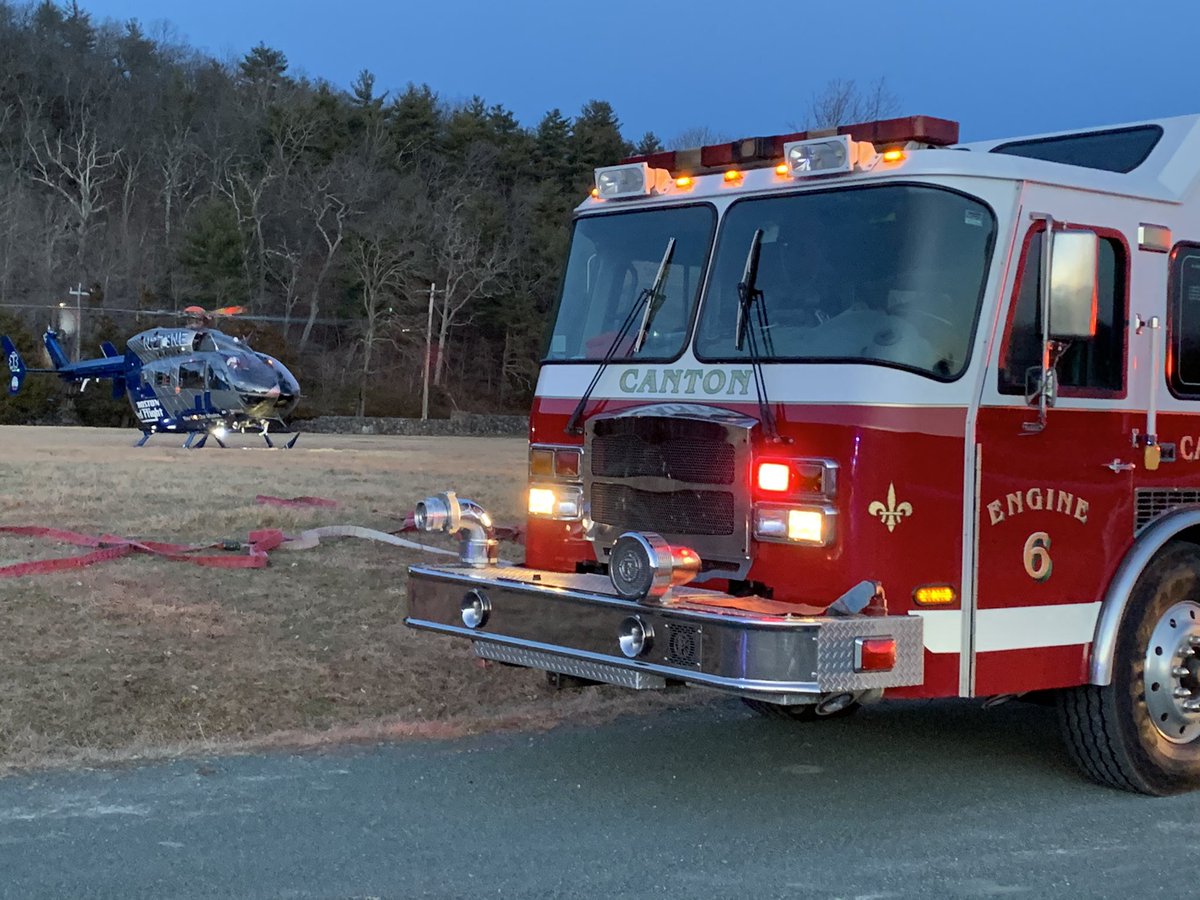 CantonFire1's tweet photo. Canton Fire paramedics treated a child who fell from the ski lift with serious but non-life threatening injuries. Thanks to Boston Medflight for a quick response and to our partners at Canton PD, MSP and Blue Hills Ski Patrol. @CantonMAPolice @MassStatePolice https://t.co/W3XeEEDQ9i