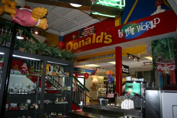 the "world's largest entertainment mcdonald's" most certainly did its best to live up to its title. its interior was covered in an absolute whirlwind of decoration - mcdonald's character statues, crocodiles, whales, past us presidents, the statue of liberty, jungles, jukeboxes.