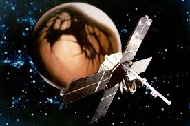 Early on in the mission planning, Dan Schneiderman realised they could pull another rabbit out of a hat. If Mariner 4 passed behind Mars it would emerge from the other side – and as it did so, its radio signals would pass through the atmosphere, revealing clues to its structure