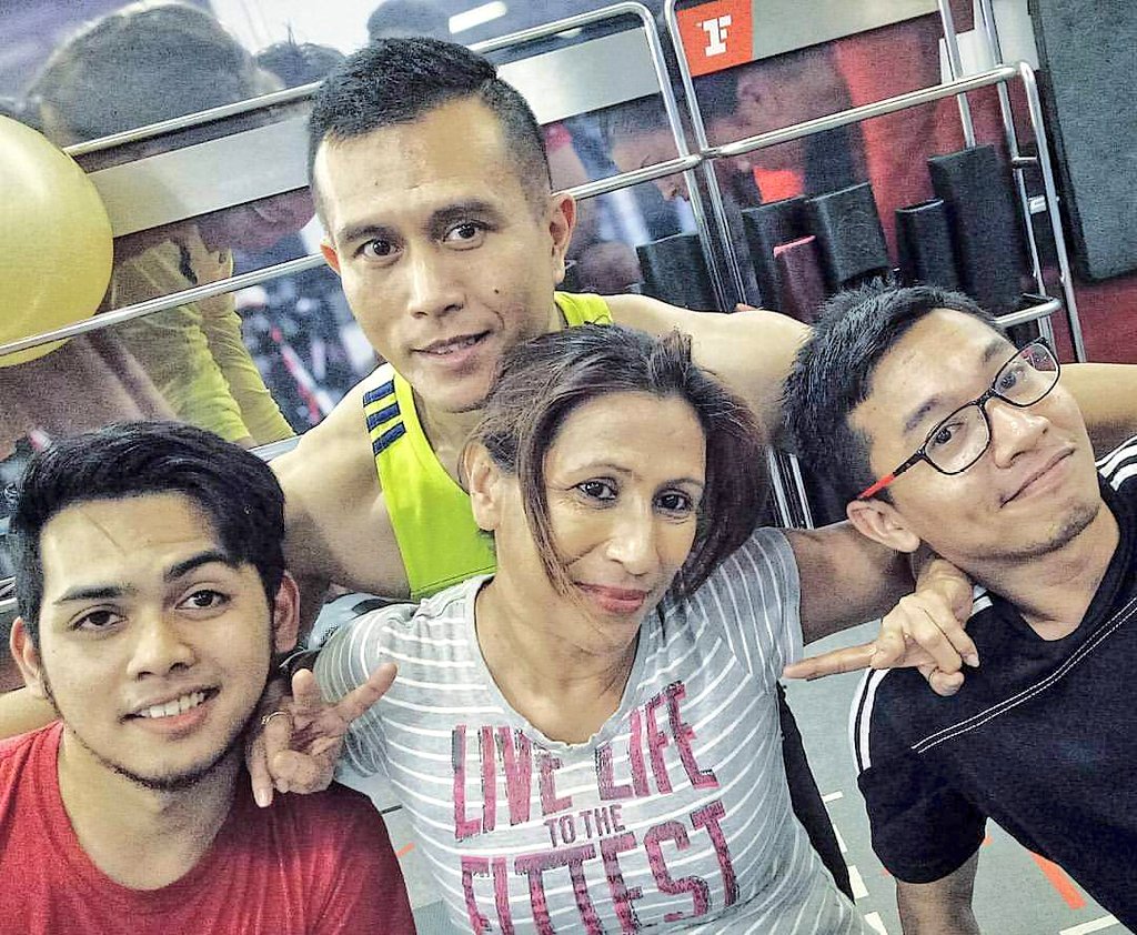 AbangOmar's tweet photo. Knowledge Has No Value Unless You Use And Share It
Fitball Sand Core Pilates untuk Kak Swaran @dynieo @fathi146
#kongsiilmu #protege
#pilates #sandball
#core #abs #corestrength
#internalexercise #flexibility
#sharingiscaring #knowledge
#fitforfitness #healthiswealth https://t.co/dDmVwj0psE