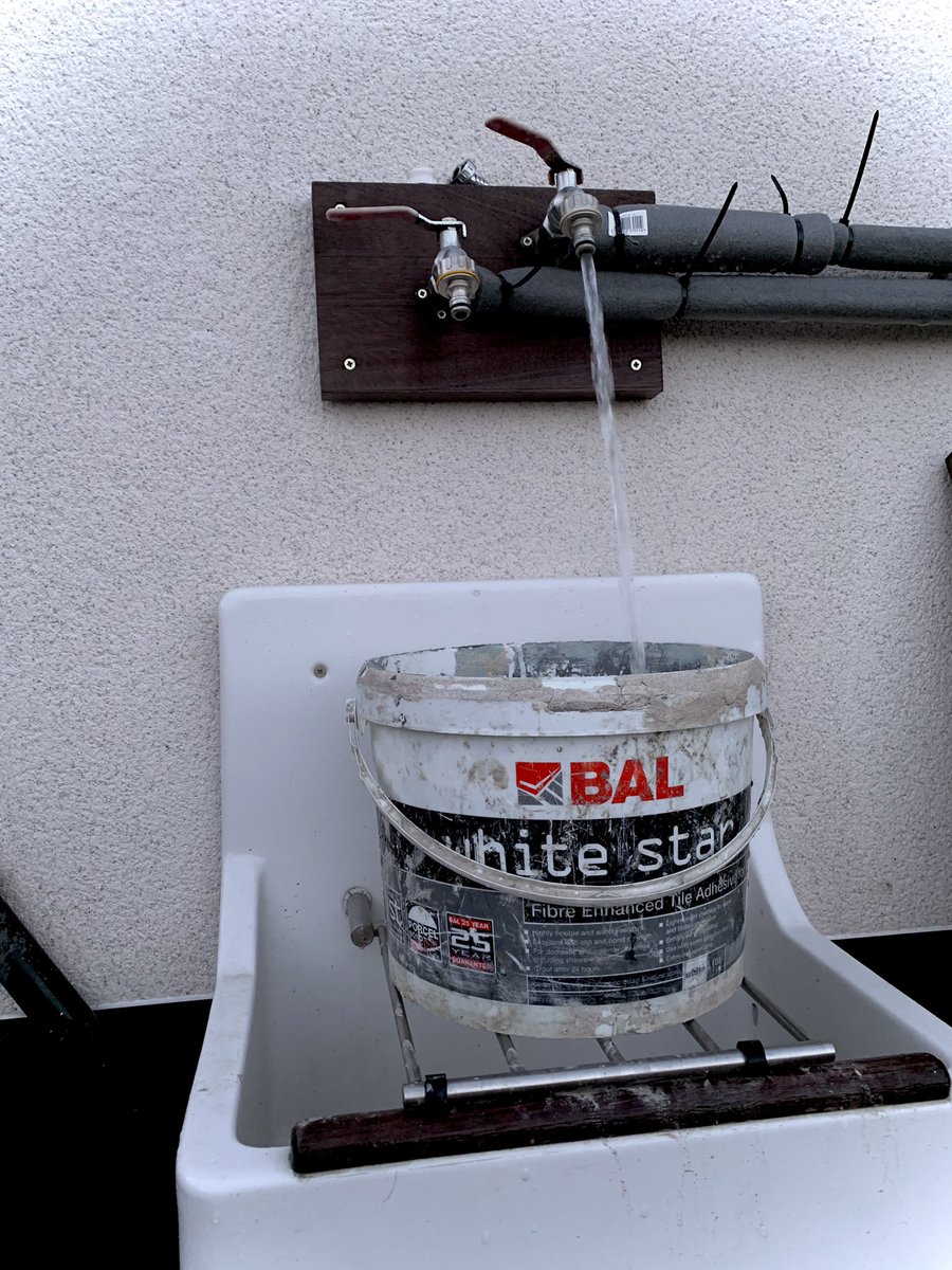 NeilRoworth's tweet image. When you customer has a hot water tap outside in -2 for you to use ....🥳🥳 
@BALtiling