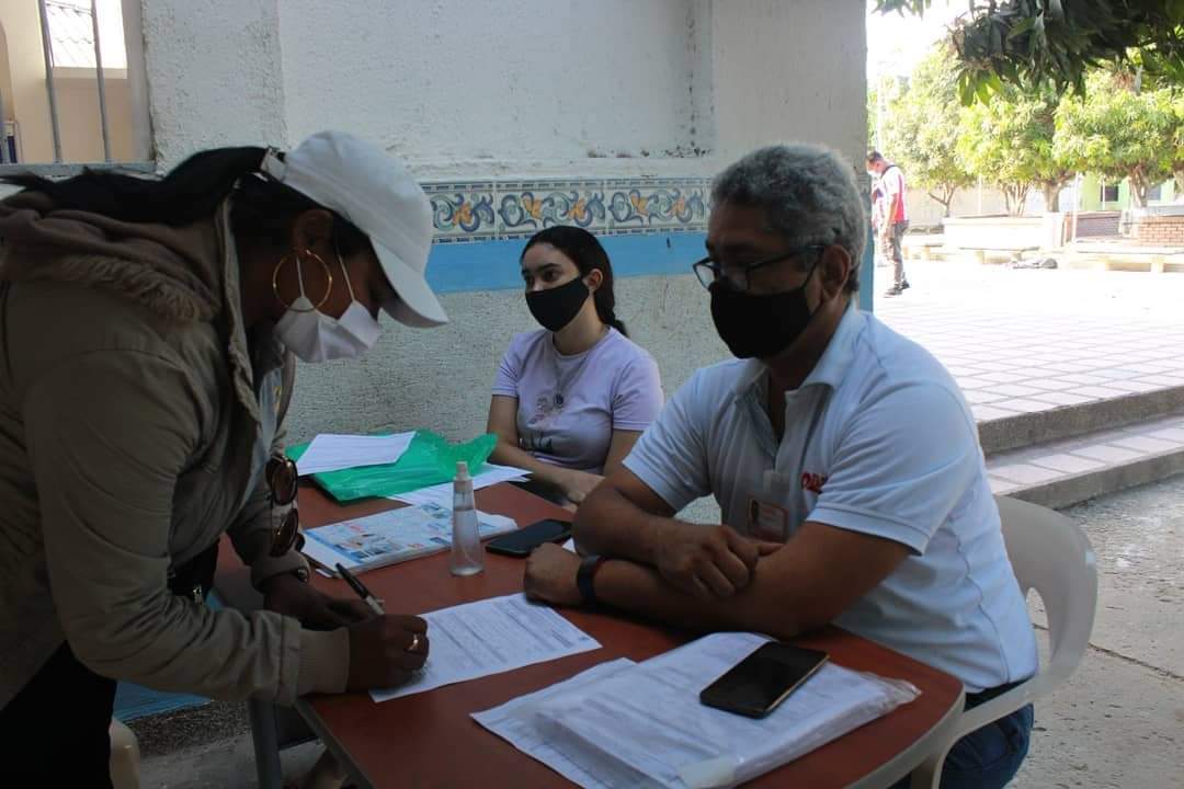 chechoserranoc's tweet photo. Hoy la Secretaría de Salud de El Retén y las EPS @Coosalud_, @CompartaEPS, @SaludTotalEPS, @AMBUQ y @NuevaEPSOficial realizaron la jornada de toma de muestras de Covid-19 en el Parque Central. Seguimos trabajando en la detección oportuna de casos para proteger la salud de todos. https://t.co/ZdAMMVhafH