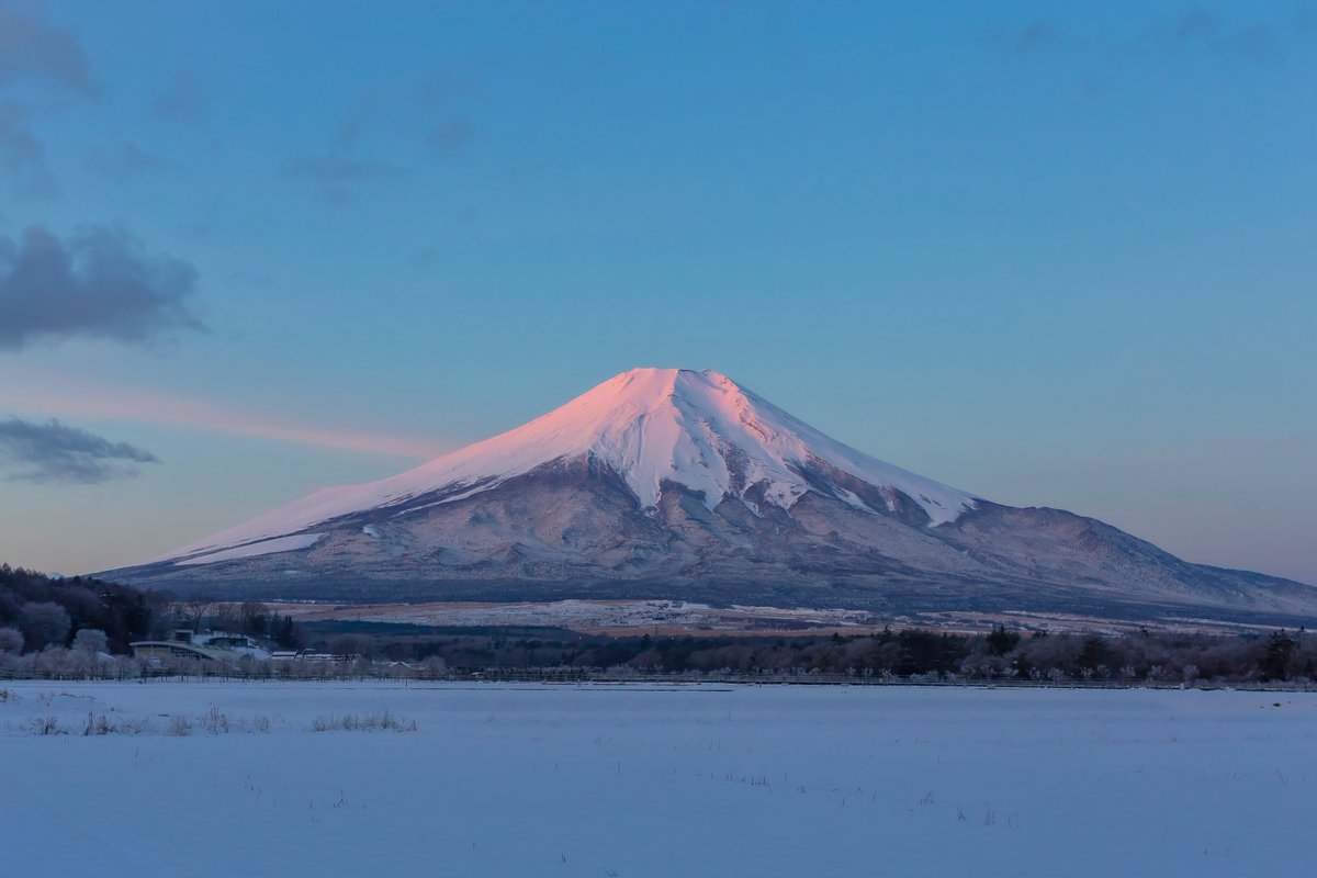 H Naito 山中湖に帰還 山中湖花の都公園から朝の富士山です ほんのり紅色 21 1 26 富士山 山中湖 Mysky Fujisan