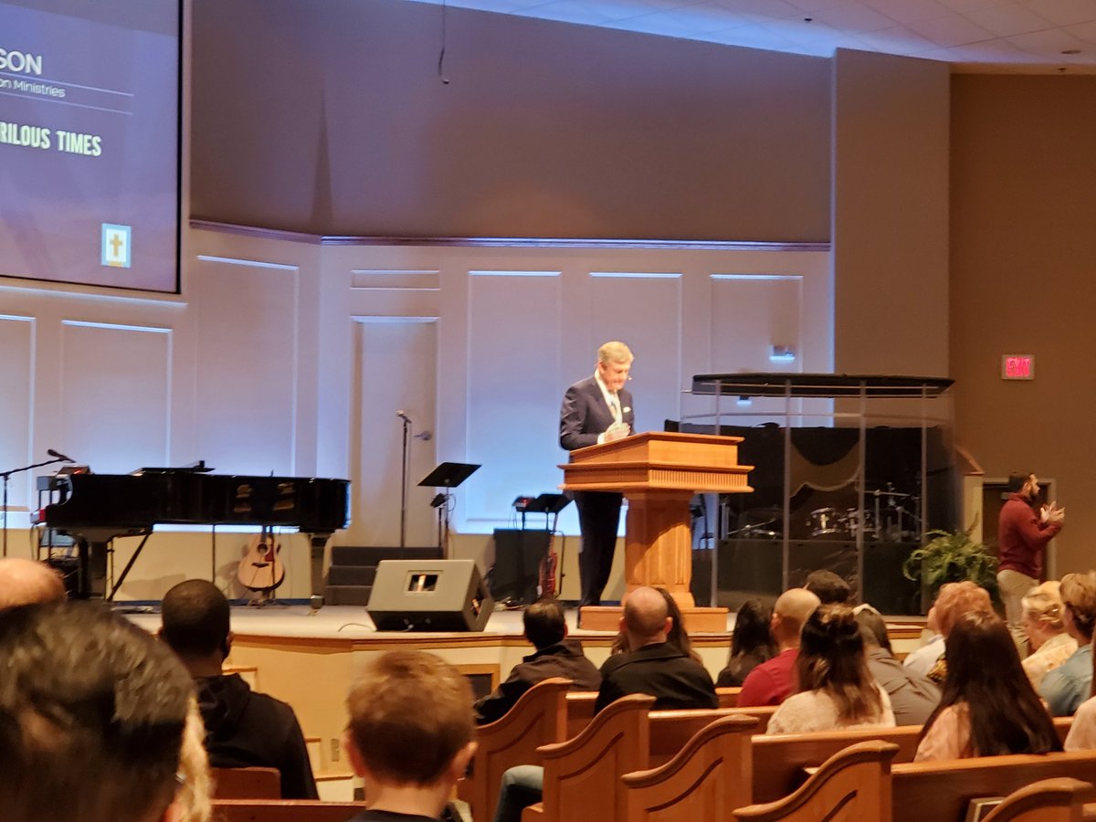 Rob_Castillo77's tweet photo. Had a great time at @TruthinLoveCon this weekend. Thankful for our host @FoundersBaptist @rcaldw and the music @joshphilpot This is our 4th time coming down it has become an annual venture for us. It is always refreshing. Also come back with a book haul and a full heart. #TIL21 https://t.co/1NJ9LTLUOp