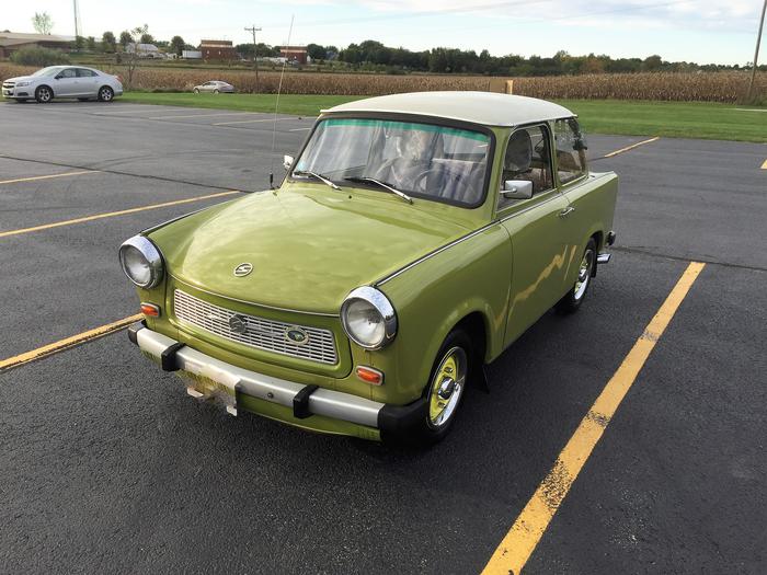Bill's 1989 Trabant 601 DeLuxe "Heike" - TrabiReg Registry dlvr.it/RrKs1d