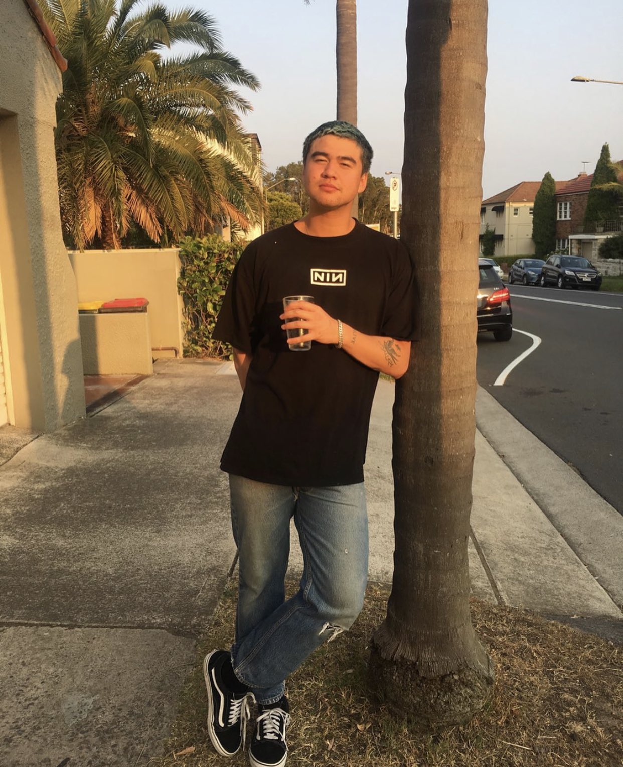 Happy birthday to the bodacious Calum Hood 