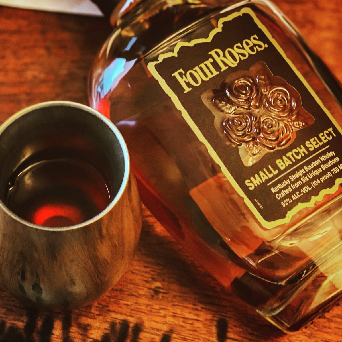 mybourbonpod's tweet photo. I named @4RosesBourbon Small Batch Select my best #bourbon in 2019, and honestly, I’d do it all over again. Cheers to a new week!
#ThisIsMyBourbonPodcast #TIMBP #Whiskey #Whisky #FourRoses #PerryPour #DrinkMoreBourbon https://t.co/bNm1aqTZp5