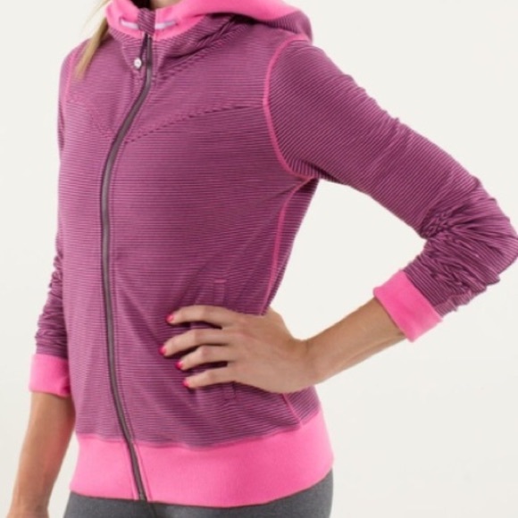 Poshology1's tweet photo. So good I had to share! Check out all the items I'm loving on @Poshmarkapp #poshmark #fashion #style #shopmycloset #athleta #lululemonathletica #paige: https://t.co/qpqs8HJtqP https://t.co/5v0w5CUQIu