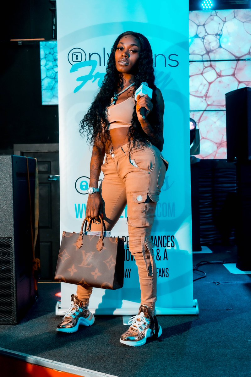 onlyfansfriday's tweet photo. Episode 6️⃣ was amazing thank you 
to @AsianDaBrattt and our DJ / Host
@DjKailaTroy we enjoyed #AsianDoll 
Be sure to follow us on @OnlyFans https://t.co/wpPwlZIeny