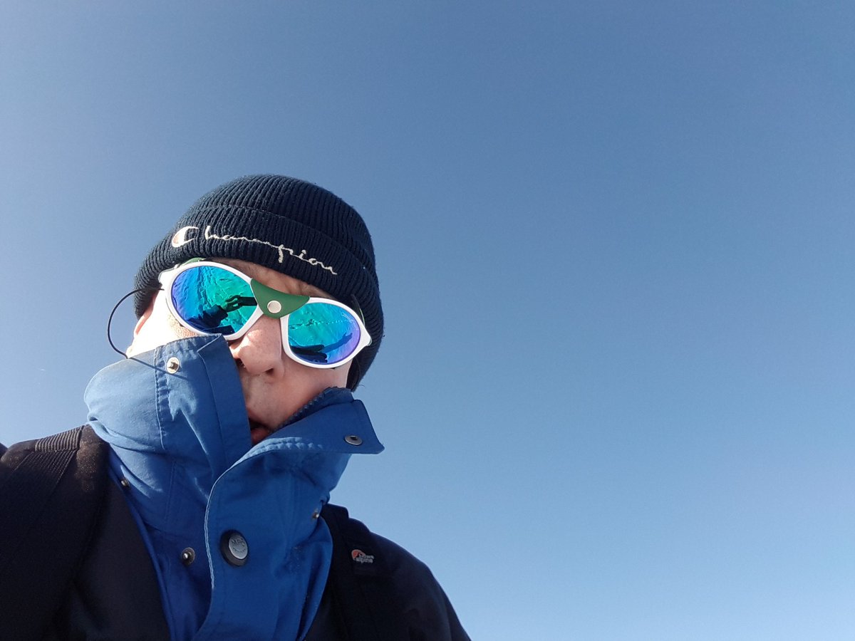 madhatter1874's tweet photo. Hi #HTLWWGroup @HtlwWgroup . Had the day off today to try and put some miles in cycling but deep snow meant a change to a 3 hr walk through the v picturesque woods and fields of #South #Staffordshire . Great exercise and uplifting! https://t.co/0QuchDPKA2