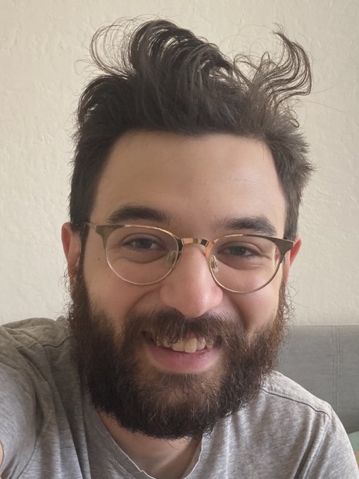 gettin&rsquo; real scruffy! 🐺 https://t.co/mlk2z2Md23