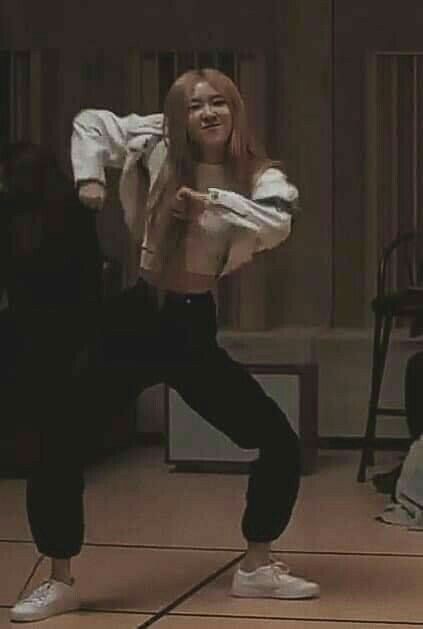 MultifandowB's tweet photo. Hj saiu o TEASER DO SOLO DA ROSE!! https://t.co/h00ALXNUdF
