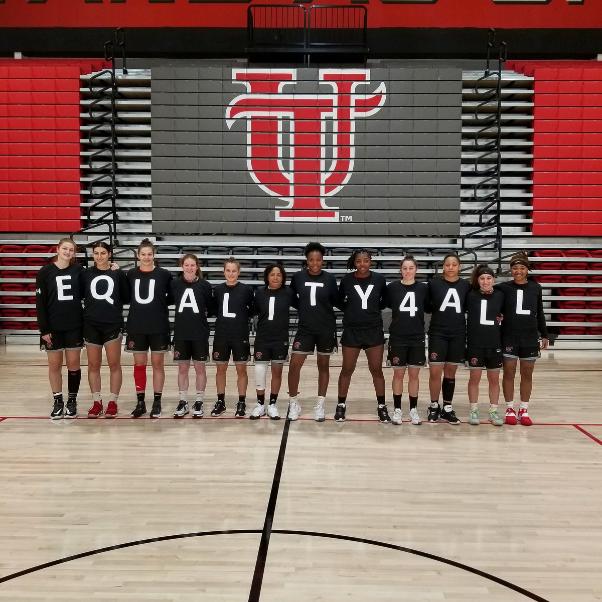 Tampa Women’s Basketball tweet media