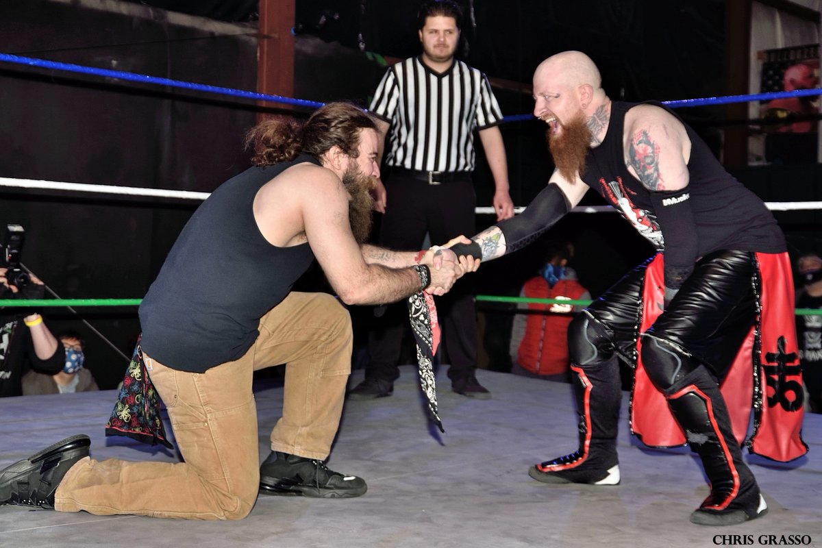 Ringsideguy's tweet photo. From last Saturday @H_2_0WRESTLING 'No Pit For The Weak' Match #3 #AlexStretch vs. @StaySickGRAVER https://t.co/zX1Z863FDf