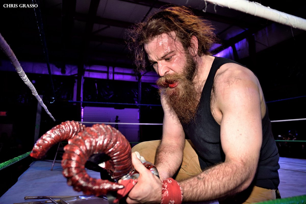 Ringsideguy's tweet photo. From last Saturday @H_2_0WRESTLING 'No Pit For The Weak' Match #3 #AlexStretch vs. @StaySickGRAVER https://t.co/zX1Z863FDf