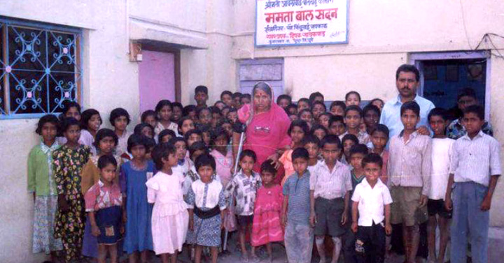 She came to Pune and entrusted her little daughter whom she had named Mamata to Shrimant Dagaduseth Halwai Trust So that she could be looked after properly.