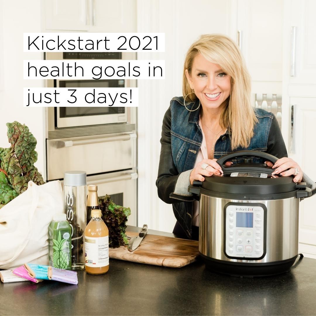 phaseitupby131's tweet photo. It’s no secret our health habits can use a little pick-me-up for 2021. So join us on our LIVE 3-Day Reset to completely deprocess your body and get back on track! Last chance to sign up: https://t.co/FuDBAgpCOy https://t.co/Ehl5mBCBIn
