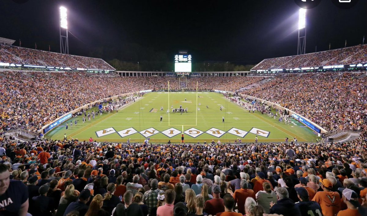Blessed to receive my very first Division 1 offer from the University of Virginia , Thank you Coach Mendenhall and Coach Atuaia!! 
#GoHoos #Wahoowa ⚔️🔶 @UVACoachAtuaia