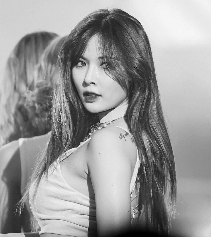 LLihyun's tweet photo. @Nitizen_Arabic My Queen 👑❤️ https://t.co/oYQL7ssQeH