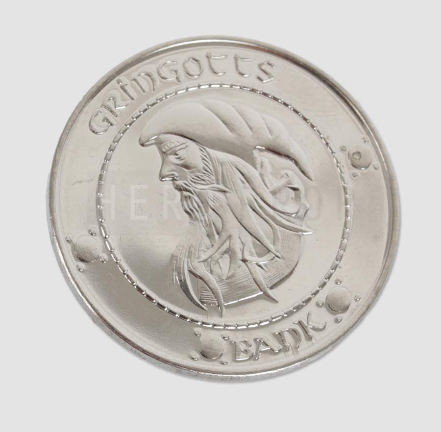 グリンゴッツ魔法銀行のシックル銀貨 本物(PROP)365ドル https://t.co/2wT27I3McY #ハリーポッター