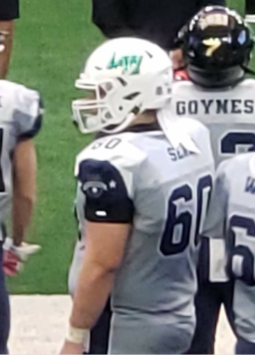 RonnieSears7's tweet photo. Had to rep Lw on the helmet well with a W 52-42 https://t.co/tBdL6NLYaM