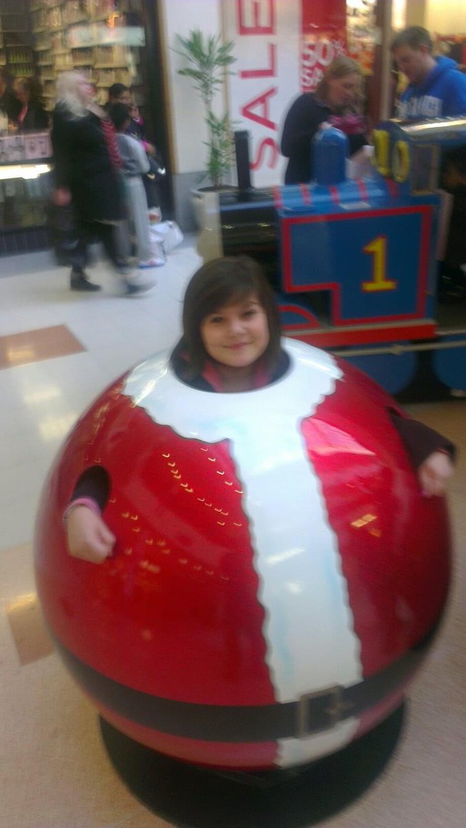 Shannon30795015's tweet photo. Awww always been festive have you Luce? @lucemariee https://t.co/E1e8L9mriA