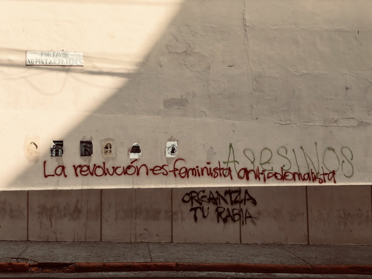 Angela_Cuc's tweet photo. La revolución es feminista anticolonialista 🔥

13 calle y sexta avenida del centro histórico de la ciudad de GT.  

#LasParedesSonNuestras #lasParedesHablan
#FeminismosParaTodas #mujeresOrganizadas https://t.co/OOojOLQDol