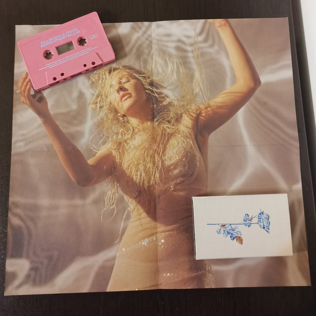 hisnameisAlain's tweet photo. This is your safe place to flourish and fall through into your brightest blue.
#BrightestBlue @elliegoulding
https://t.co/ppmo1Fkbm5 https://t.co/d2LhZTAVTA