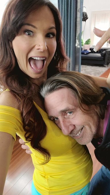 I had the best BGG in a very very long time!!! @officialcclionx @SteveHolmesPorn &amp; I had a crazy &amp; silly<a href="/tag/newprofilepic"class="tags"><span>#newprofilepic</span></a><a href="/tag/mfhm"class="tags"><span>#mfhm</span></a>