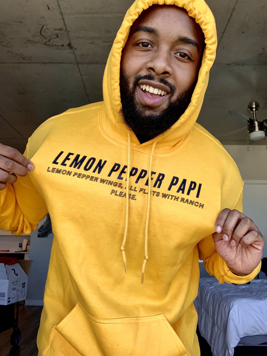 flexeatss's tweet photo. The person             The food he makes https://t.co/lsAMNb9V7C
