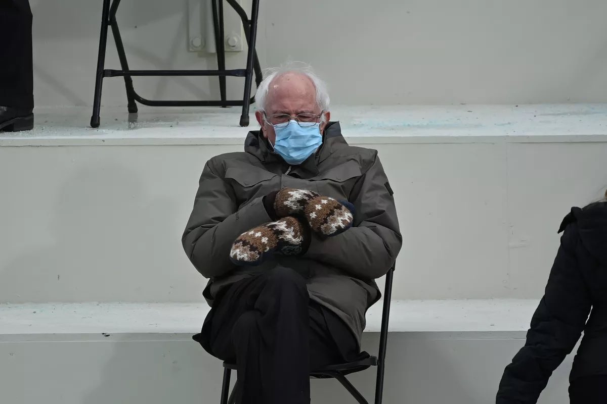 TheBachBabes's tweet image. The other girls when new girls walk out of the limo #TheBachelor