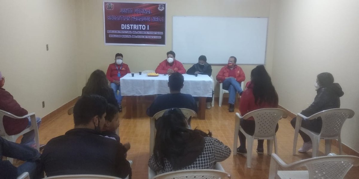 Marcelo13201735's tweet photo. Hace minutos atrás terminamos una reunión muy importante con nuestros hermanos del distrito 1, alegra saber que la mentalidad del orureño está firme y comprometida con el objetivo de mejorar nuestra #ciudad, en busca de un #mejorfuturo.
#SolOruro
#MarceloMedinaAlcalde
#Casilla2 https://t.co/epoaUzLcBR
