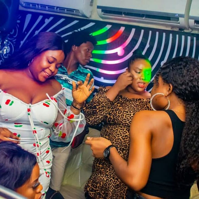 iruo_frent's tweet image. SOKLounge..
#WeekEndSOKExperience.... 
#WePartyHard
#WeOwnNightLife
We leave you with  memories to cherish..
Come experience SOKLounge
99 Woji Road GRA Portharcourt
@ajuicygeorge @Mr_alayi @TheRadioLioness @Therealblondiva @full____option @Itsfoxy_jenny @itsjanederry @CirocNGR