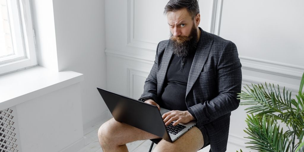 Nice, snappy interview tips. 

Not sure about risking the not-dressed-from-the-waist-down dresscode...

onrec.com/news/news-arch…