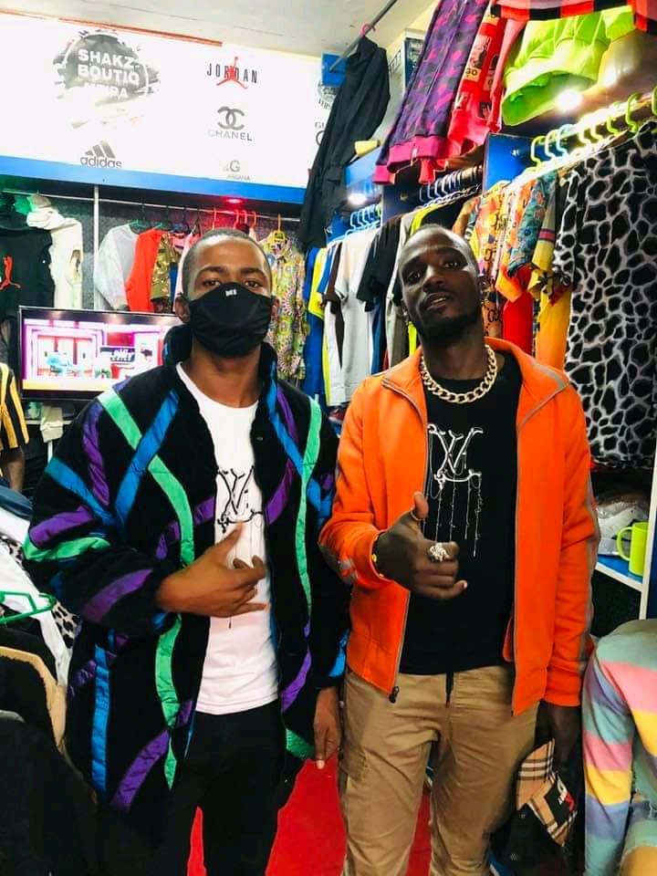 shakzboutiqmbra's tweet photo. Amaani Amaniga thanks for coming through, we are home of street fashion.
#Certifiedcelebritystylist
#Celebritystore https://t.co/eFtcmzbAXy