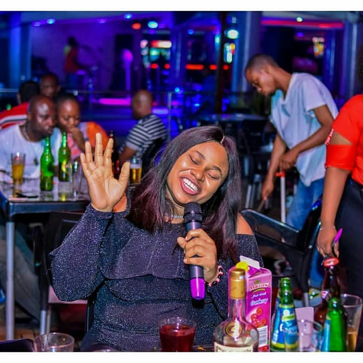 iruo_frent's tweet image. SOKLounge..
#WeekEndSOKExperience.... 
#WePartyHard
#WeOwnNightLife
We leave you with a memory to cherish.
SOK experience
99 Woji Road GRA Portharcourt
@coco_hawtt @FattySumtin @spicegirl_MITCH @queenemily147 @gift_chinasa @Itsfoxy_jenny @Heineken_NG @GuinnessNGRPlc @switcandyyy